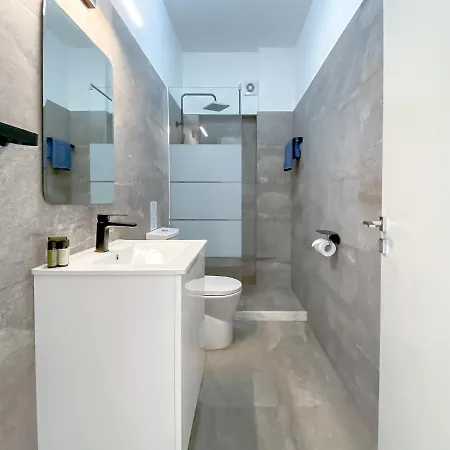 Phaedrus Living: Ourania Heights Flat